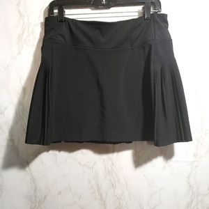 Athleta Skort w/ Pleats Black Sz. M